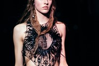Alexander McQueen AW17 womenswear paris dazed 31
