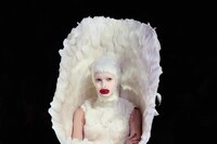 Beauty at Alexander McQueen AW09 13