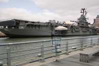 Liu Bolin - Hiding in New York No.6 - Intrepid 4