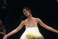 Shalom Harlow McQueen 6