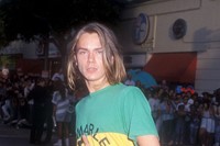 River Phoenix fashion style outfits grunge 90s 4