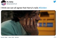 Harry Styles Golden nails4 4