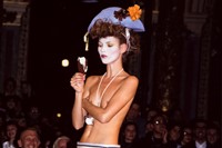 Kate Moss catwalk moments 19