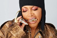 Erykah Badu wearing Burberry_003 4