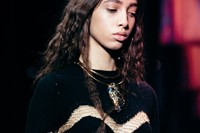 Alexander McQueen AW17 womenswear paris dazed 16