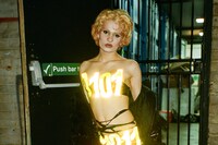 El Hogg, Gates of El 11