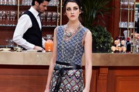 Chanel AW15 Dazed womenswear Pearls V-neck Sleeveless Knit 33