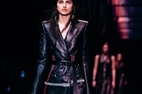 Alexander McQueen AW17 womenswear paris dazed 23