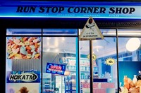 Hoka, Run Stop Corner Shop 0