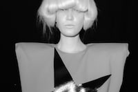 DE PINO - SS25 BACKSTAGE by Thomas Lizzi -1