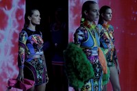 Backstage at Dsquared2 SS16 3