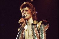 The beauty evolution of David Bowie 3