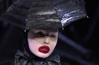 Beauty at Alexander McQueen AW09 16