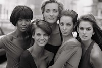 Linda Evangelista cult fashion moments 90s runway 14