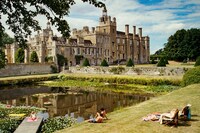 The Saltburn mansion (Film still)