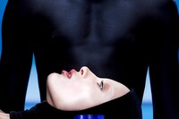 FA24_BL_UL_HERO_BLUEINFINI_MODEL _1080x1350 0
