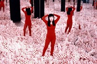 Yayoi Kusama with Infinity Mirrored Room, 1965 5