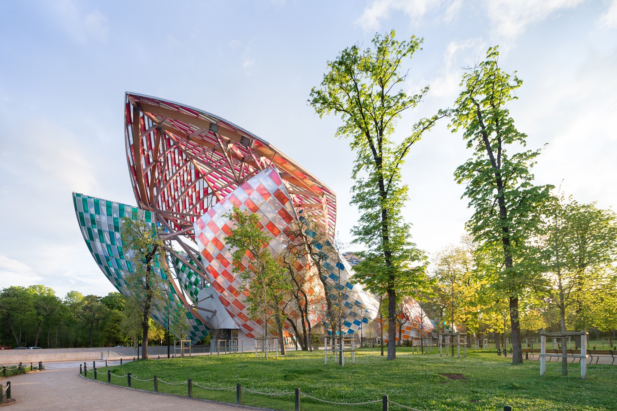 LVMH Foundation for Creation by Frank Gehry, Features
