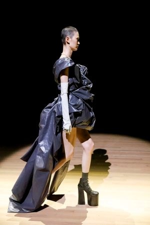 Marc Jacobs SS23 runway New York show 9