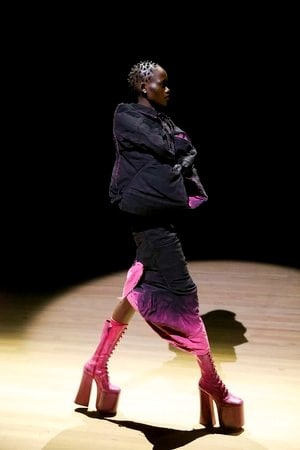 Marc Jacobs SS23 runway New York show 13