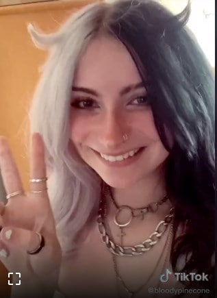 Horn hair e girl trend TikTok 2