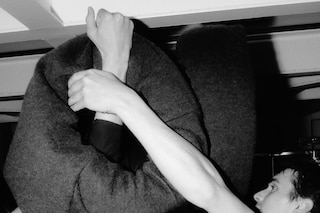 DE PINO - SS25 BACKSTAGE by Thomas Lizzi -13