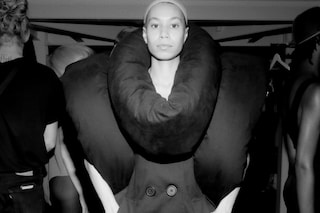 DE PINO - SS25 BACKSTAGE by Thomas Lizzi -4