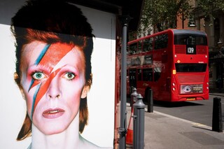  David Bowie as photographed by Brian Duffy 