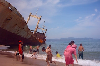 China Is Still Far (Wa Laou fil Seen / La Chine es