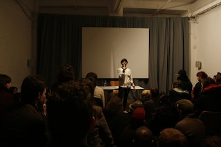 She do the policeman in different voices, 2010 Per