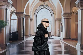 BALENCIAGA SUMMER 24 CAMPAIGN IMAGE 