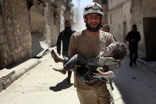 whitehelmetedit_wide-2ad15171e59233355f6194a75e8ec