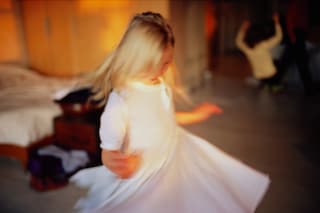 194-5 Ava twirling