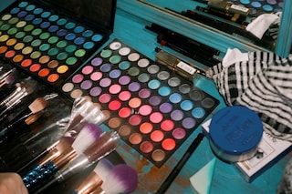 makeup hoarder reddit community coronavirus 