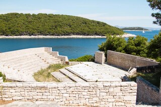 Obonjan Amphitheatre_Gus Webster