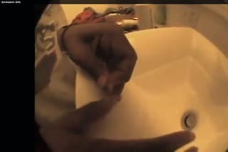  Dismembering his own fingernail in &quot;Earl&quot;