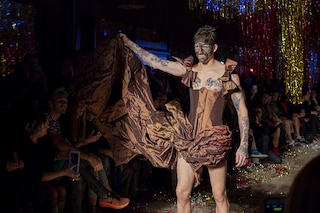 Vivienne Westwood AW15, Dazed runway Womenswear corset man
