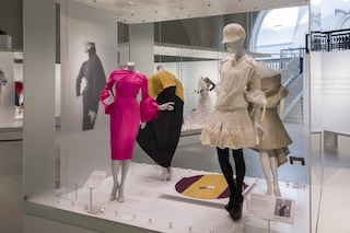 balenciaga shaping fashion cristobal v&amp;a museum exhibition