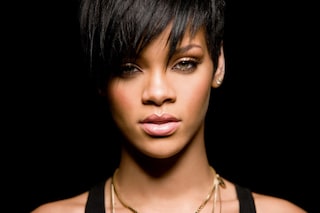 1607024_rihanna-gaze_jpgd7ed92820a48577e9556e1442b