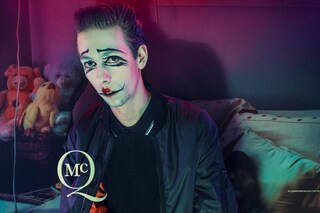 19344 MCQ 25F_02 cropped with logo Midres10