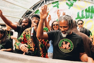 251022_BENJ_Deviation_Interior_353-400_4-4_Colour_