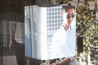 Neil Beloufa, &#39;Nice seats and projection..&#39;, Photo