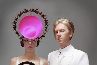 6Isabella Blow and Philip Treacy2003 c Donald McPh