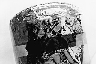 Maskfrom the series Proxima2014. Courtesy SaraLena