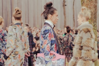 chanel aw18 forest fw18 paris fashion week pfw kaia gerber