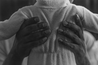 Roy DeCarava, “Bill and son” (1962)