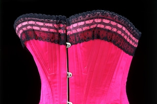 Corset_1890-1895_c_Victoria_and_Albert_Museum_Lond