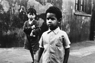 04_PressImage l Roger Mayne, Two boys in Southam S