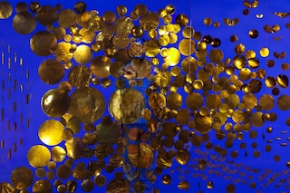 Liu Bolin - Hiding in Colombia - Gold Museum