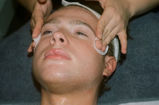 Best blackhead extraction facials in London